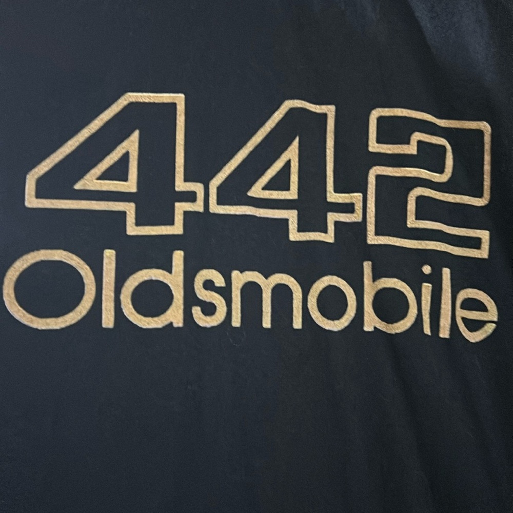 Oldsmobile 442 shirt in great condition